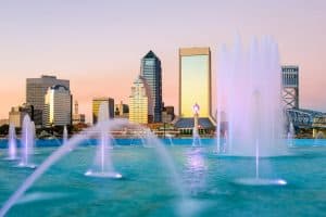 Image of the city skyline and fountains in Jacksonville, Florida