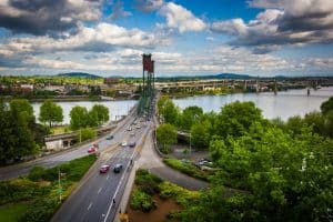 Image of a bridge in the city of Portland in Oregon