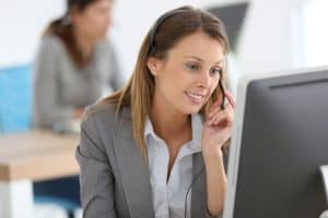 Image of a MAP call center agent providing HIPAA-compliant virtual receptionist services